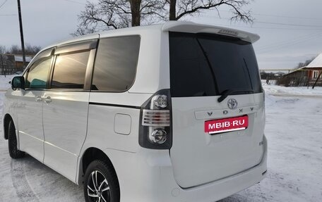 Toyota Voxy II, 2007 год, 1 550 000 рублей, 38 фотография
