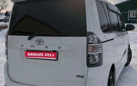 Toyota Voxy II, 2007 год, 1 550 000 рублей, 36 фотография