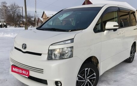 Toyota Voxy II, 2007 год, 1 550 000 рублей, 40 фотография