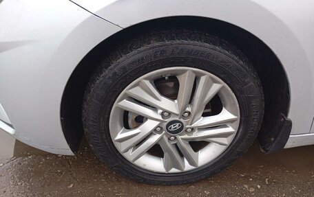 Hyundai Elantra VI рестайлинг, 2019 год, 1 265 000 рублей, 10 фотография