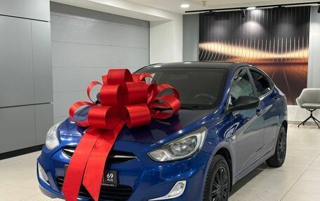 Hyundai Solaris II рестайлинг, 2011 год, 685 000 рублей, 1 фотография