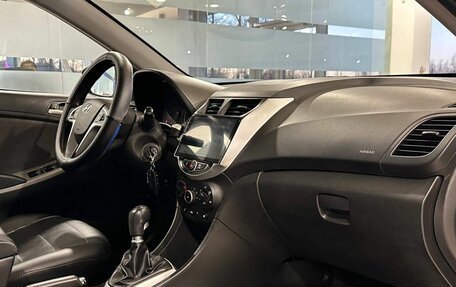 Hyundai Solaris II рестайлинг, 2011 год, 685 000 рублей, 8 фотография