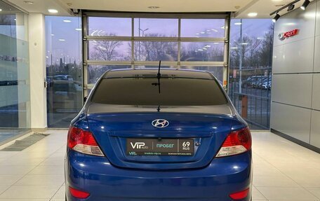 Hyundai Solaris II рестайлинг, 2011 год, 685 000 рублей, 5 фотография