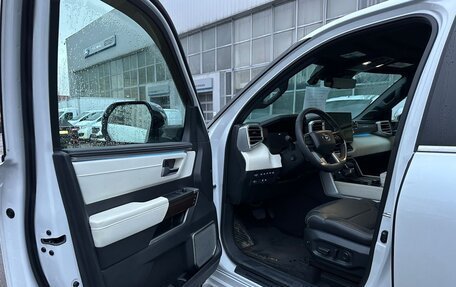 Toyota Sequoia, 2024 год, 14 400 000 рублей, 17 фотография