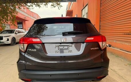 Honda Vezel, 2022 год, 1 280 000 рублей, 3 фотография