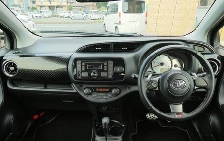 Toyota Vitz, 2019 год, 1 228 777 рублей, 2 фотография