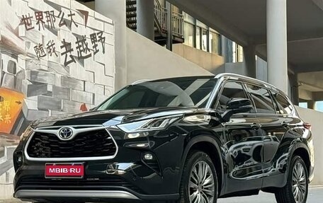 Toyota Highlander, 2024 год, 5 300 000 рублей, 1 фотография