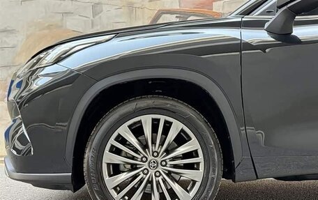 Toyota Highlander, 2024 год, 5 300 000 рублей, 6 фотография