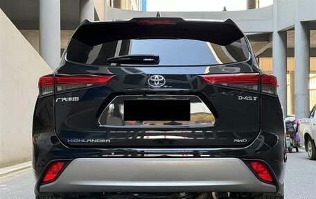Toyota Highlander, 2024 год, 5 300 000 рублей, 4 фотография