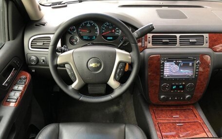 Chevrolet Tahoe III, 2013 год, 1 980 000 рублей, 7 фотография