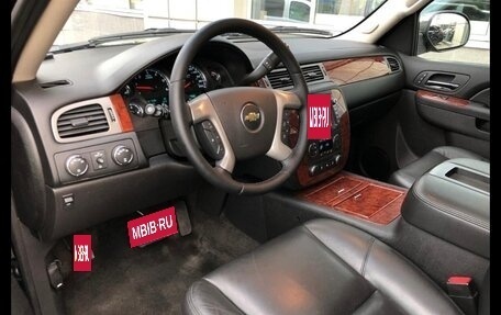 Chevrolet Tahoe III, 2013 год, 1 980 000 рублей, 6 фотография