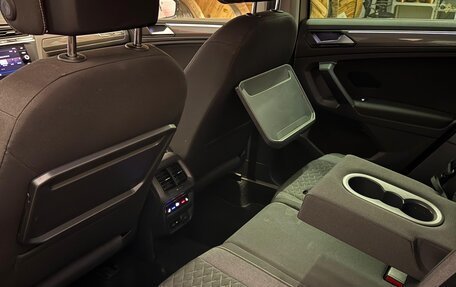 Volkswagen Tiguan II, 2018 год, 2 200 000 рублей, 7 фотография