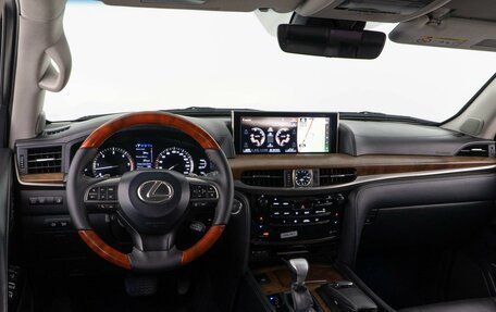 Lexus LX III, 2016 год, 5 819 077 рублей, 6 фотография