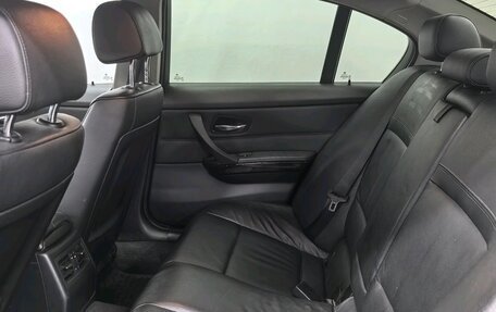 BMW 3 серия, 2011 год, 910 000 рублей, 17 фотография