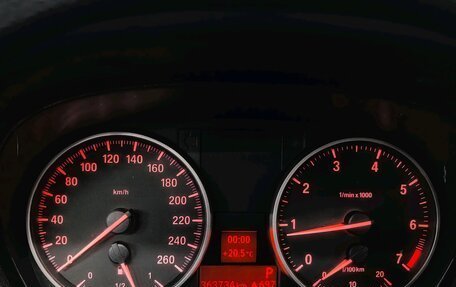 BMW 3 серия, 2011 год, 910 000 рублей, 12 фотография