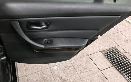 BMW 3 серия, 2011 год, 910 000 рублей, 18 фотография