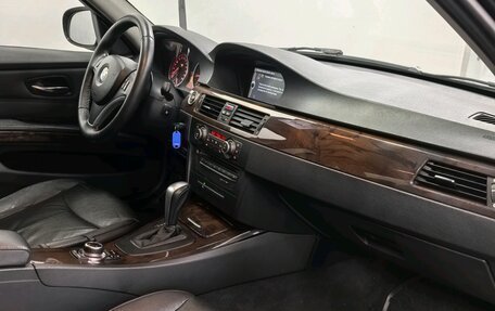 BMW 3 серия, 2011 год, 910 000 рублей, 21 фотография