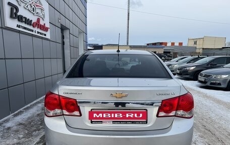 Chevrolet Cruze II, 2011 год, 675 000 рублей, 4 фотография