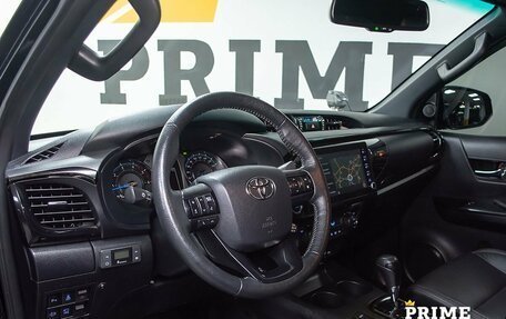 Toyota Hilux VIII, 2021 год, 4 599 000 рублей, 9 фотография