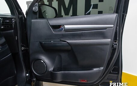 Toyota Hilux VIII, 2021 год, 4 599 000 рублей, 24 фотография