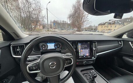 Volvo V90 Cross Country I рестайлинг, 2017 год, 2 720 000 рублей, 8 фотография