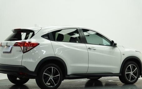 Honda Vezel, 2022 год, 1 290 000 рублей, 6 фотография