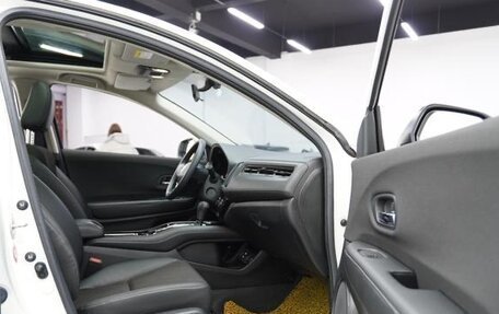 Honda Vezel, 2022 год, 1 290 000 рублей, 13 фотография