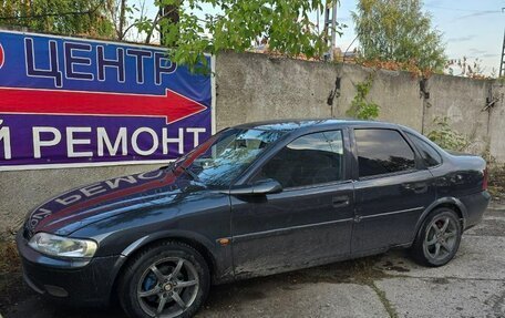 Opel Vectra B рестайлинг, 1998 год, 250 000 рублей, 1 фотография