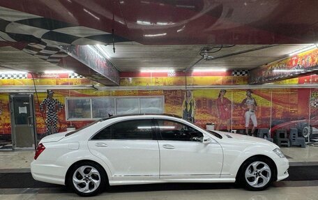 Mercedes-Benz S-Класс, 2010 год, 1 700 000 рублей, 4 фотография