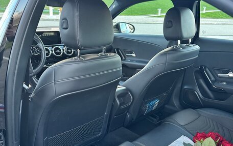 Mercedes-Benz A-Класс, 2019 год, 2 700 000 рублей, 11 фотография