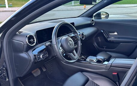 Mercedes-Benz A-Класс, 2019 год, 2 700 000 рублей, 9 фотография