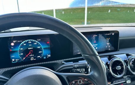 Mercedes-Benz A-Класс, 2019 год, 2 700 000 рублей, 14 фотография