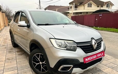 Renault Logan II, 2021 год, 990 000 рублей, 3 фотография