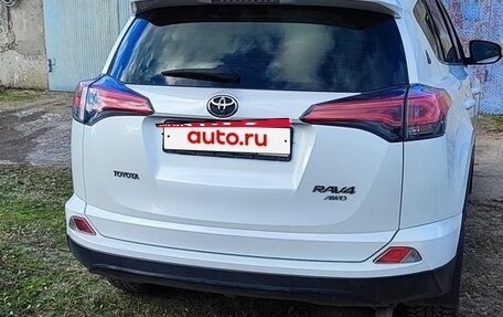 Toyota RAV4, 2018 год, 2 150 000 рублей, 4 фотография
