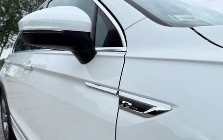 Volkswagen Tiguan II, 2017 год, 1 800 000 рублей, 5 фотография