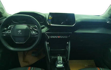 Peugeot 2008 II, 2022 год, 1 300 000 рублей, 6 фотография