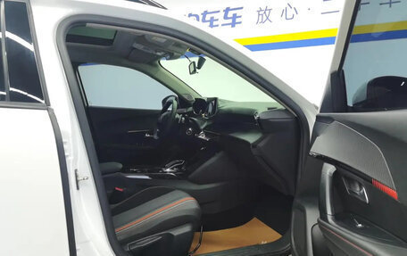 Peugeot 2008 II, 2022 год, 1 300 000 рублей, 9 фотография