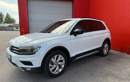 Volkswagen Tiguan II, 2019 год, 2 450 000 рублей, 2 фотография