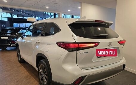 Toyota Highlander, 2025 год, 6 190 000 рублей, 2 фотография