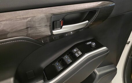 Toyota Highlander, 2025 год, 6 190 000 рублей, 23 фотография