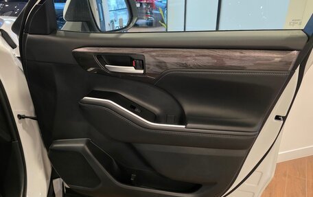 Toyota Highlander, 2025 год, 6 190 000 рублей, 35 фотография