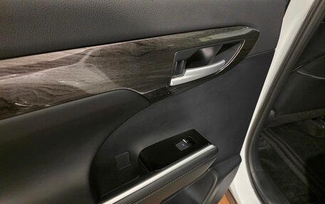 Toyota Highlander, 2025 год, 6 190 000 рублей, 26 фотография