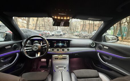 Mercedes-Benz E-Класс, 2021 год, 4 100 000 рублей, 10 фотография