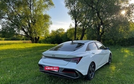 Hyundai Elantra, 2024 год, 2 100 000 рублей, 2 фотография