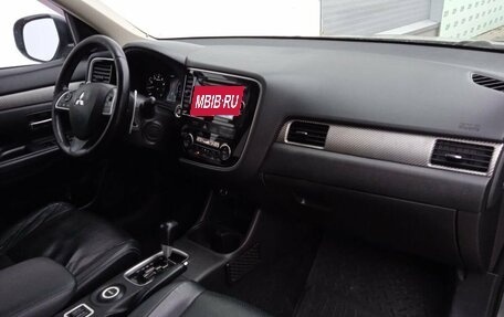 Mitsubishi Outlander III рестайлинг 3, 2012 год, 880 000 рублей, 20 фотография