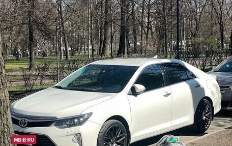 Toyota Camry, 2017 год, 2 270 000 рублей, 2 фотография