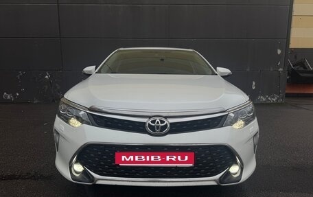 Toyota Camry, 2017 год, 2 270 000 рублей, 4 фотография