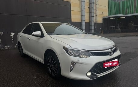 Toyota Camry, 2017 год, 2 270 000 рублей, 3 фотография