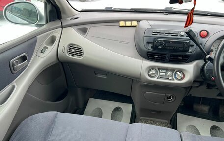 Nissan Tino, 2000 год, 379 000 рублей, 16 фотография