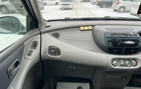 Nissan Tino, 2000 год, 379 000 рублей, 19 фотография